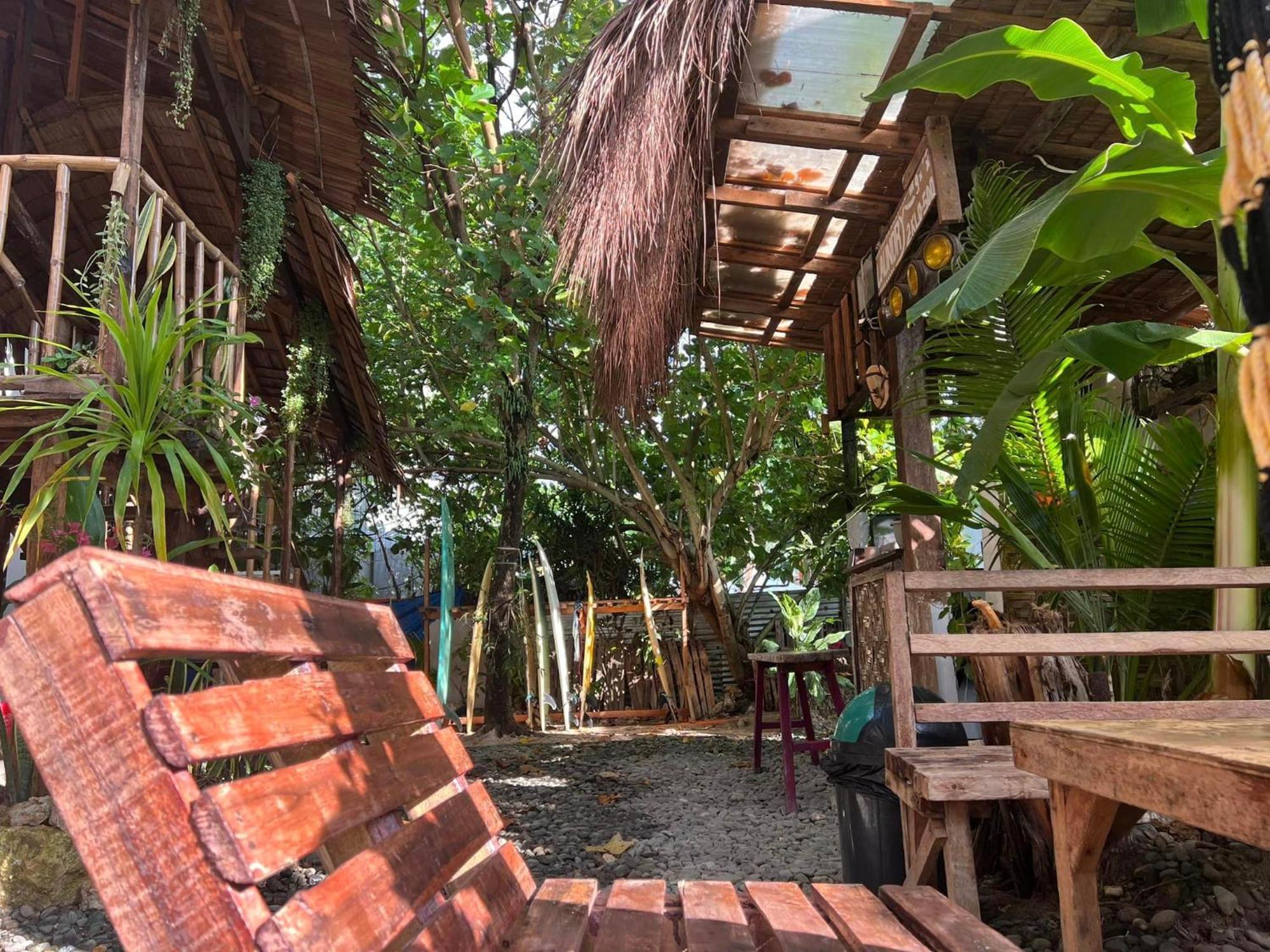 Wave Retreat Hostel General Luna  Εξωτερικό φωτογραφία